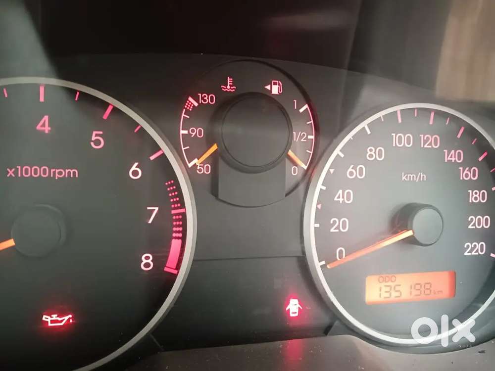 White Hyundai I20