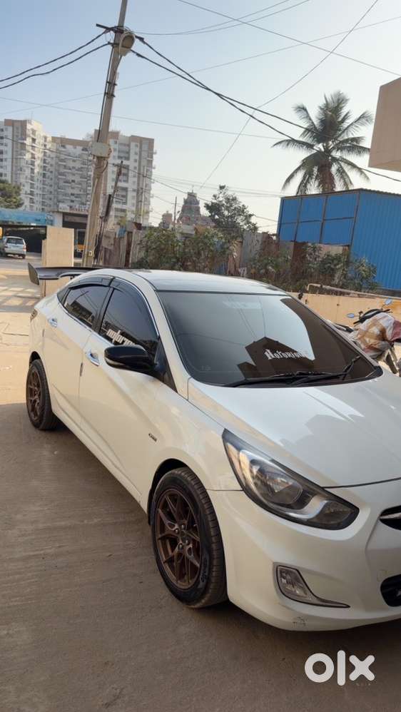 Hyundai Fluidic Verna 2012