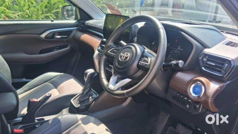 Toyota Urban Cruiser Hyryder 1.5 V Hybrid, 2024, Petrol