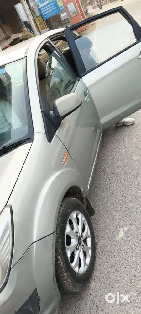 Ford Figo 1.2 Petrol 2013