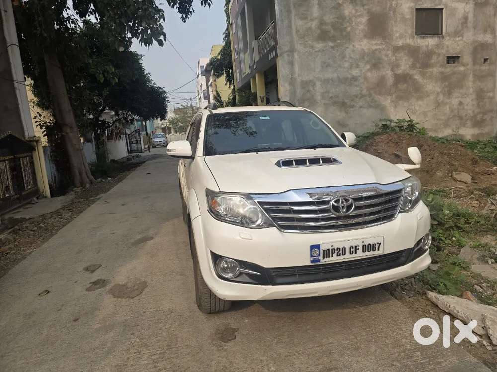 Toyota Fortuner 201516 Diesel 132000 Km Driven