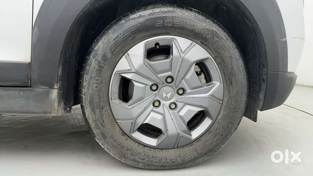 Mahindra Xuv 3xo Ax5 Pm At, 2024, Petrol