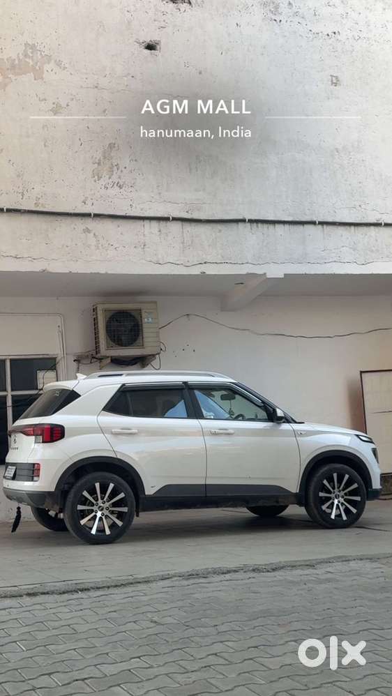 Hyundai Venue Petrol 2025