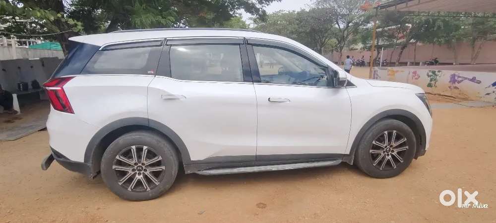 Mahindra Xuv700 Luxury Pack 2025