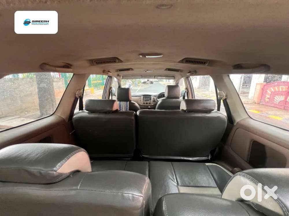 Toyota Innova 2.5 G (diesel) 8 Seater Bs Iv, 2016, Diesel