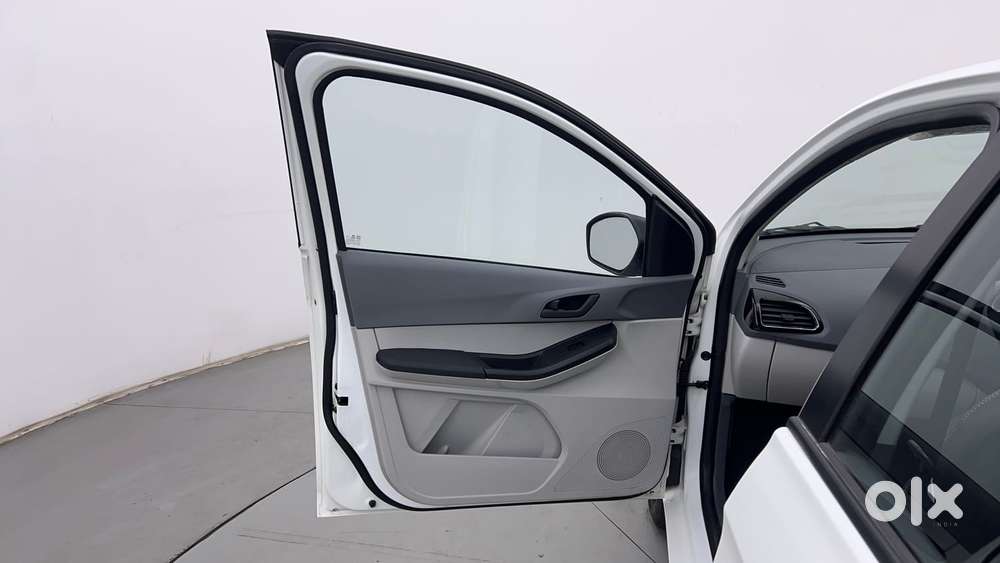 Tata Tiago 1.2 Revotron Xt Option, 2025, Petrol