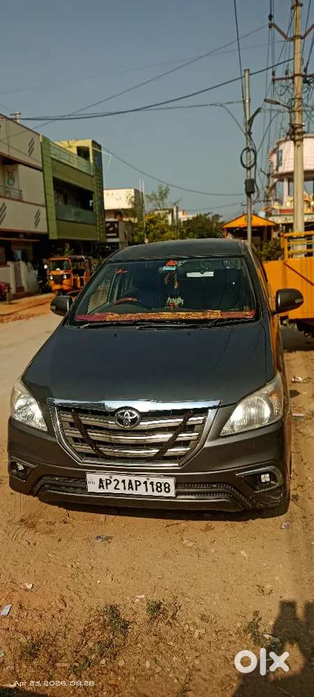 Toyota Innova 2012