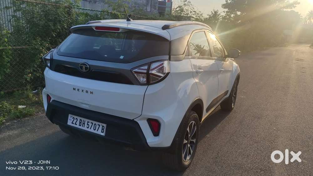 Tata Nexon Petrol Manual Sunroof 2022