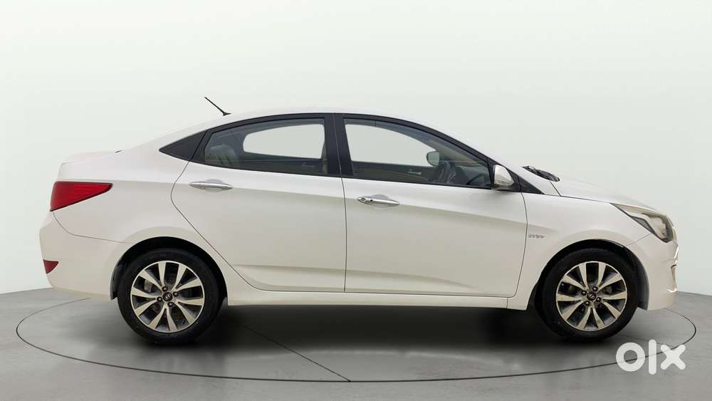Hyundai Verna Fluidic 1.6 Vtvt Sx, 2015, Petrol