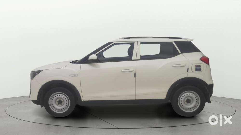 Mahindra Xuv300 W4, 2023, Petrol