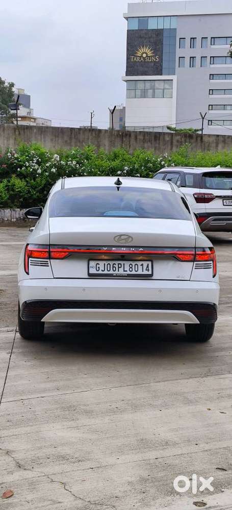 Hyundai Verna 1.5 Sx Ivt, 2023, Petrol