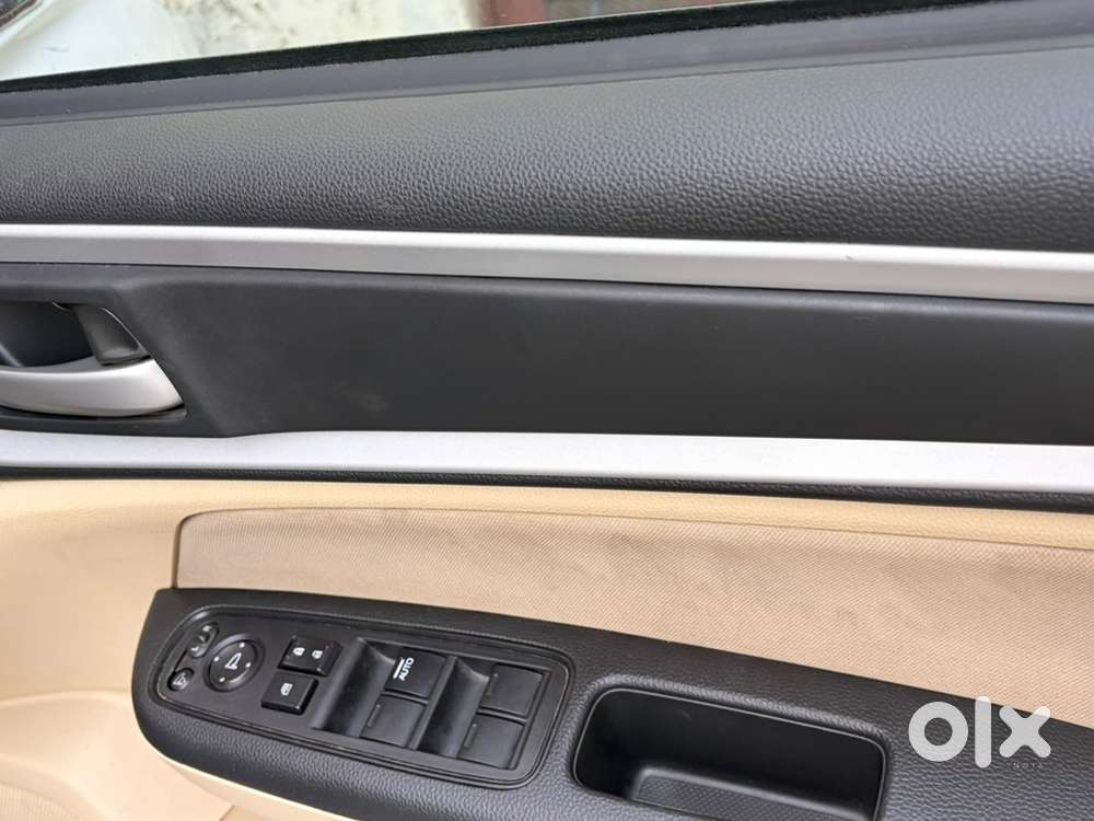 Honda Amaze Vx 2023(top Of The Line)