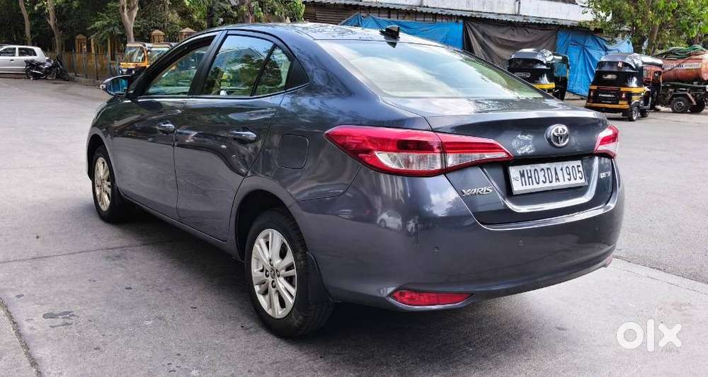 Toyota Yaris V Cvt, 2018, Petrol