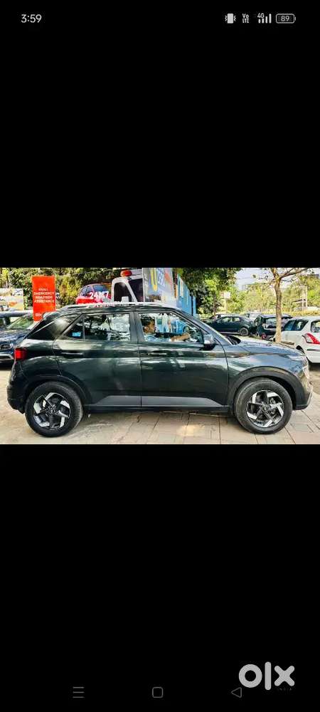 Hyundai Venue Turbo.