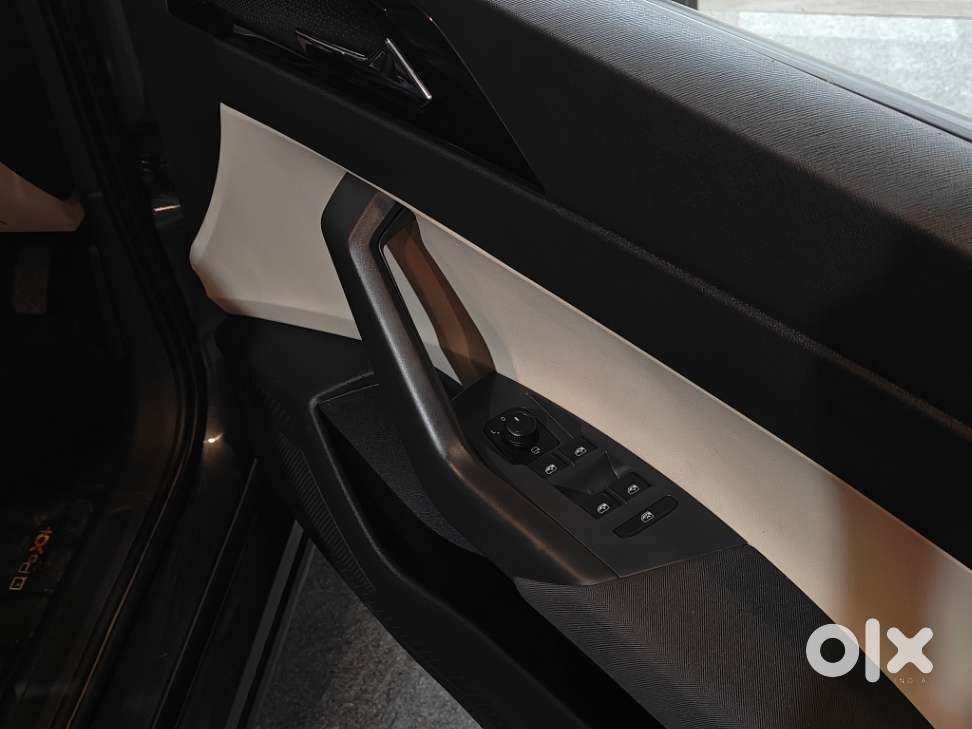 Skoda Slavia 1.0 Ambition Tsi At, 2023, Petrol