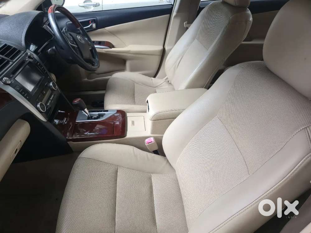Toyota Camry 2.5 G 2013