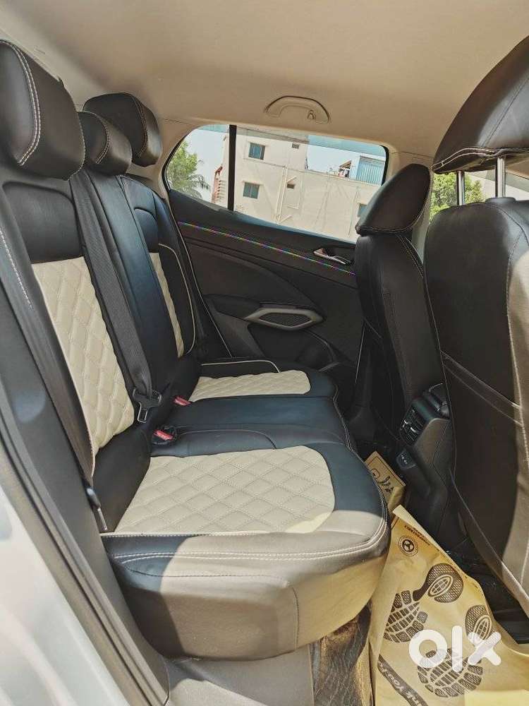 Skoda Kylaq Signature, 2025, Petrol