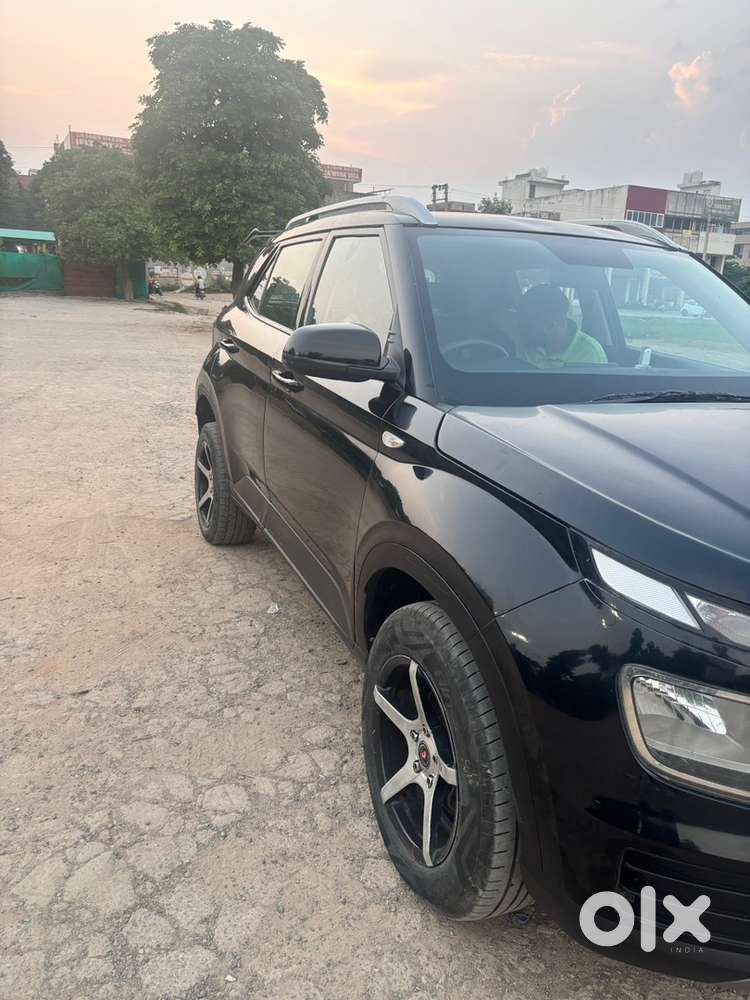 Hyundai Venue 2024 Petrol Good Condition