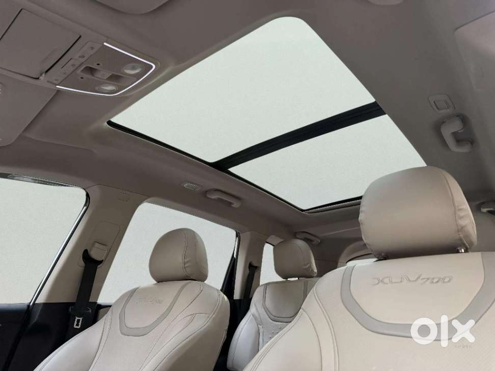 Mahindra Xuv700 Ax 5 Petrol Mt 7 Str (e), 2022, Petrol