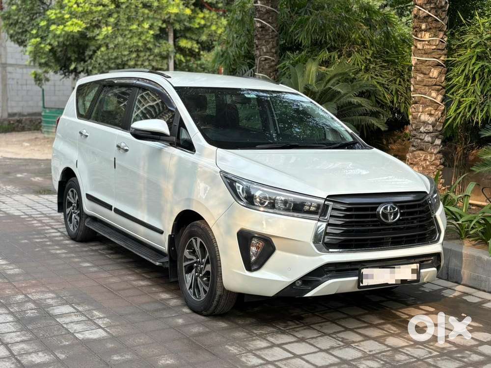 Toyota Innova Crysta [2020-ongoing] 2.4 Vx 8 Str, 2022, Diesel
