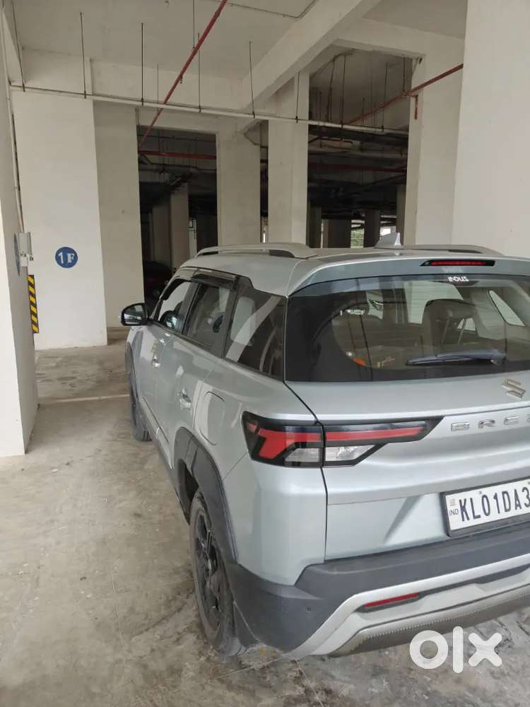 Maruti Brezza 1.5 Zxi Hybrid 2024