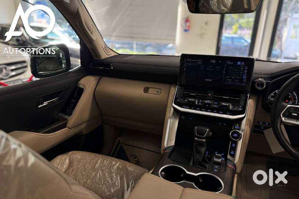 Toyota Land Cruiser Zx Petrol, 2026, Petrol