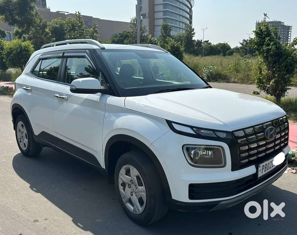 Hyundai Venue Petrol 2023