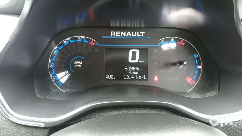 Renault Triber Rxz, 2023, Petrol