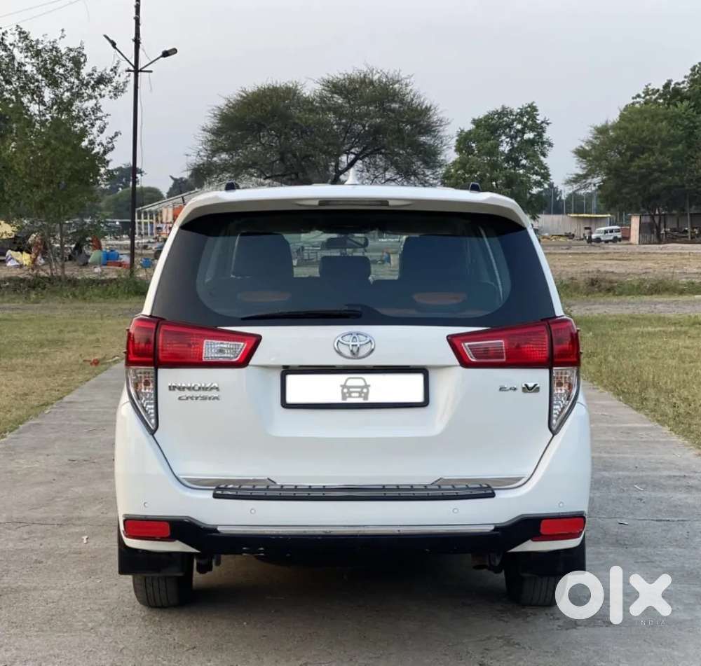 Toyota Innova Crysta [2020-ongoing] 2.4 Vx 8 Str, 2022, Diesel
