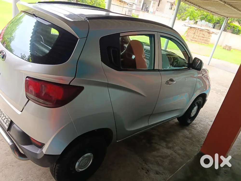 Mahindra Kuv 100 2017