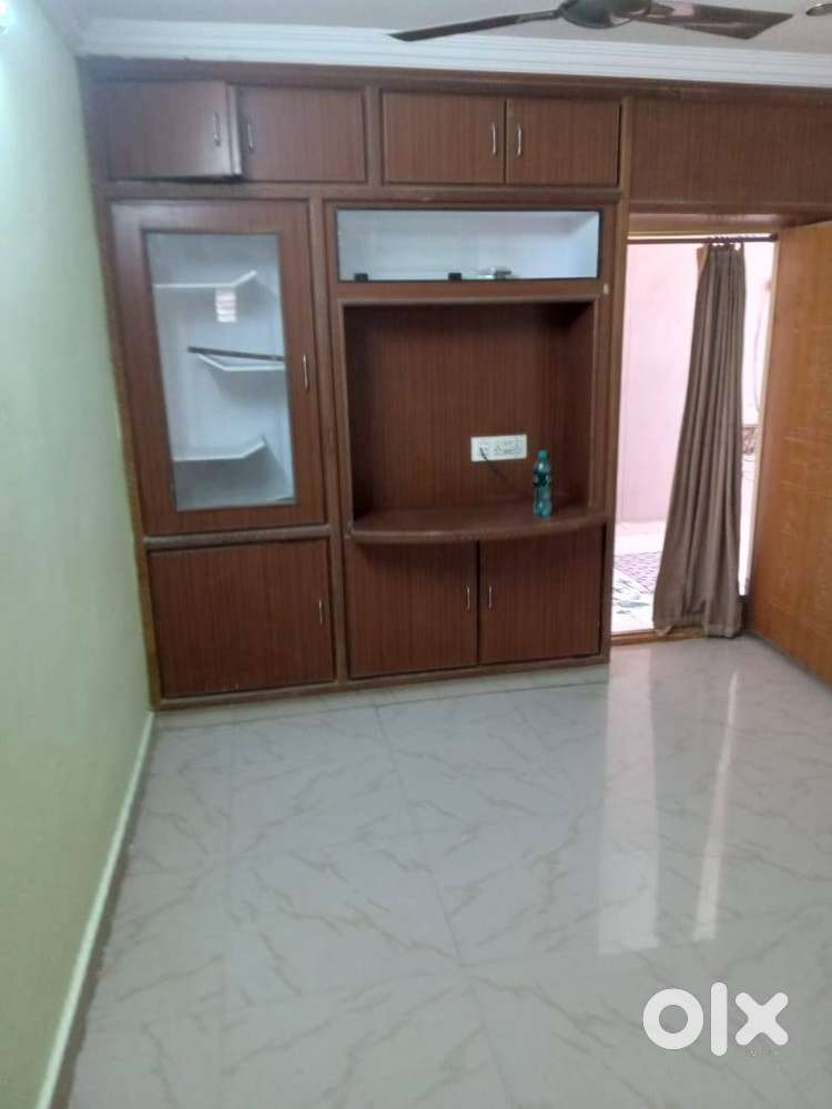 Semi-furnished BHK Flat for rent @Sujatha Nagar 80 Feet Road