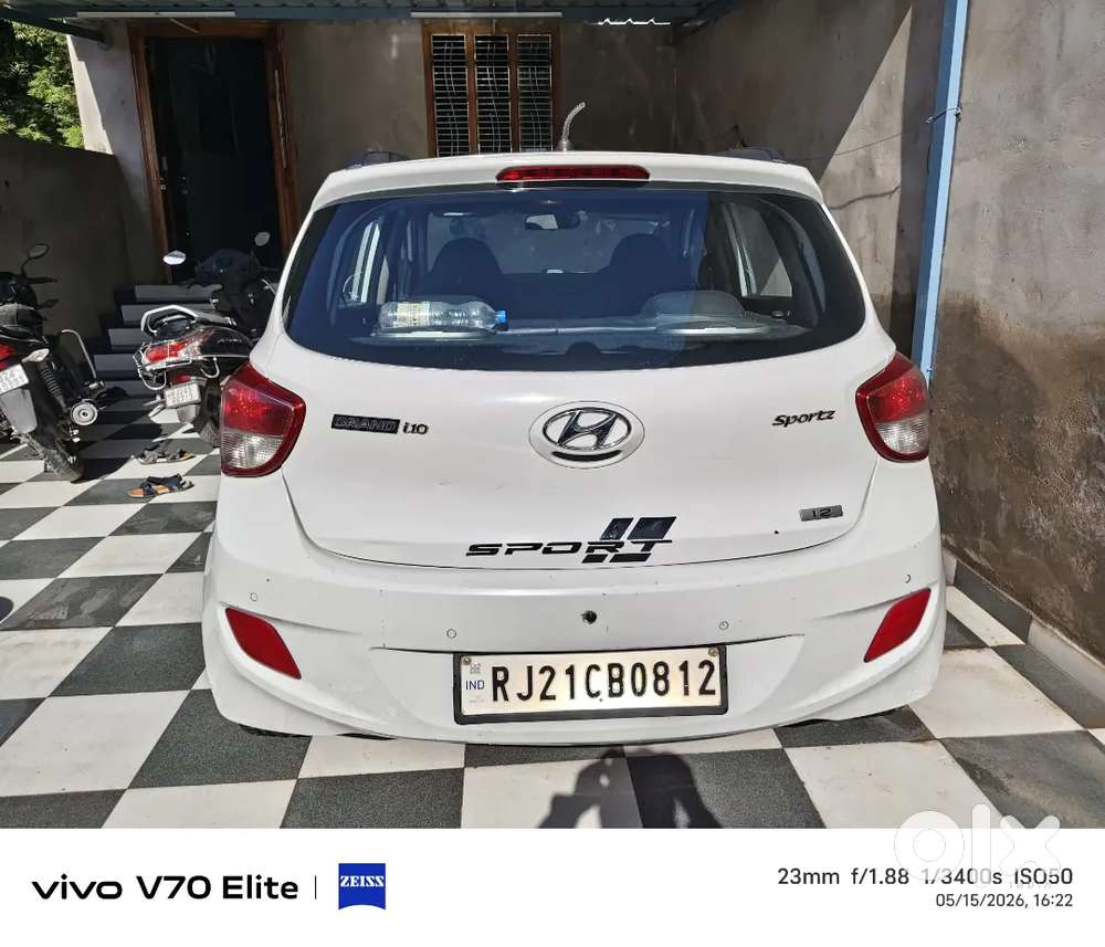 Hyundai Grand I10 2015 Petrol Well Maintained