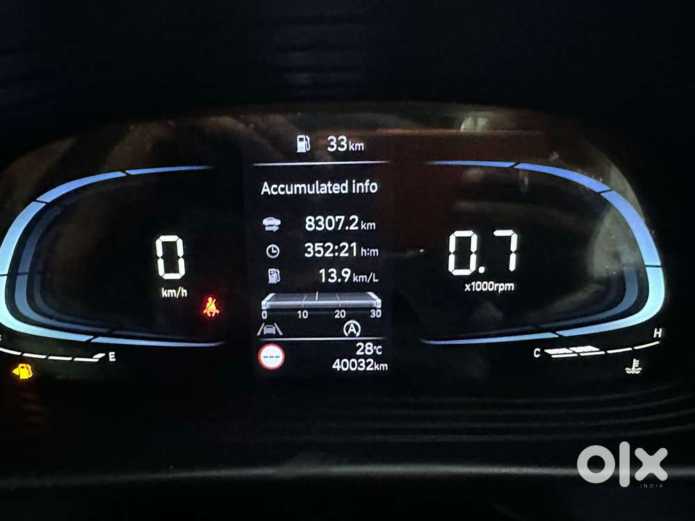 Hyundai Venue Sx (o) Mt 1.5 Diesel, 2023, Diesel