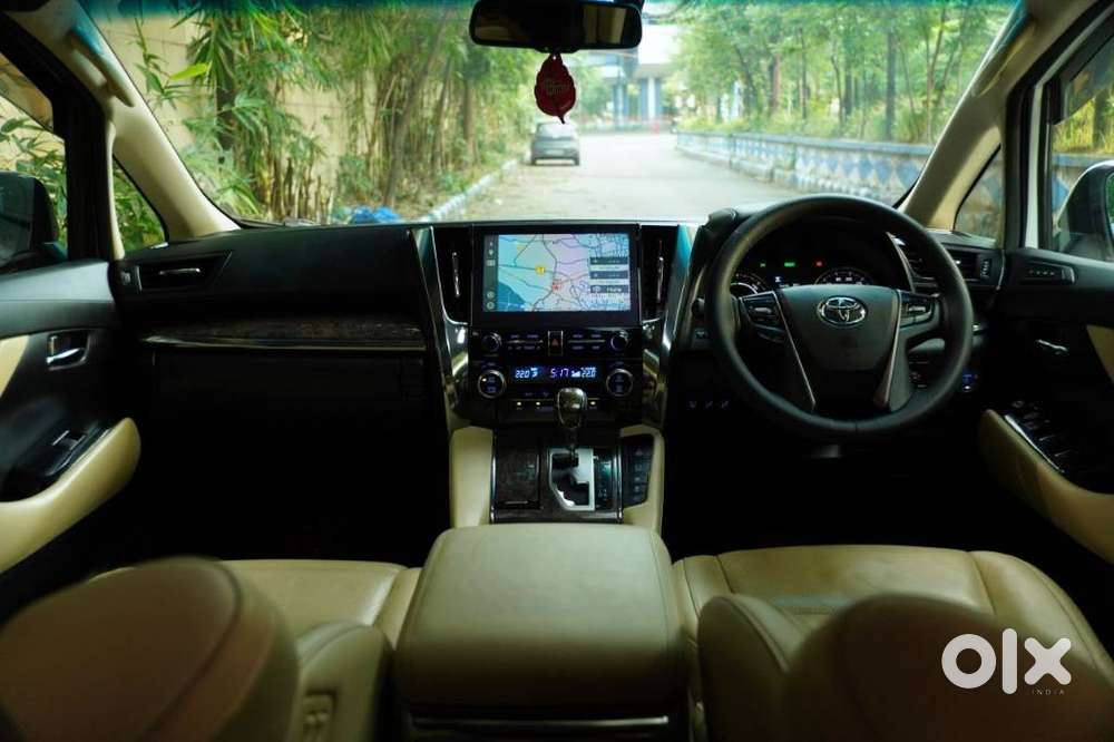 Toyota Vellfire 2.5 Hybrid, 2022, Petrol