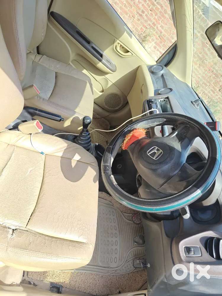 Honda Amaze 1.5 E 2013 डीज़ल मैनुअल