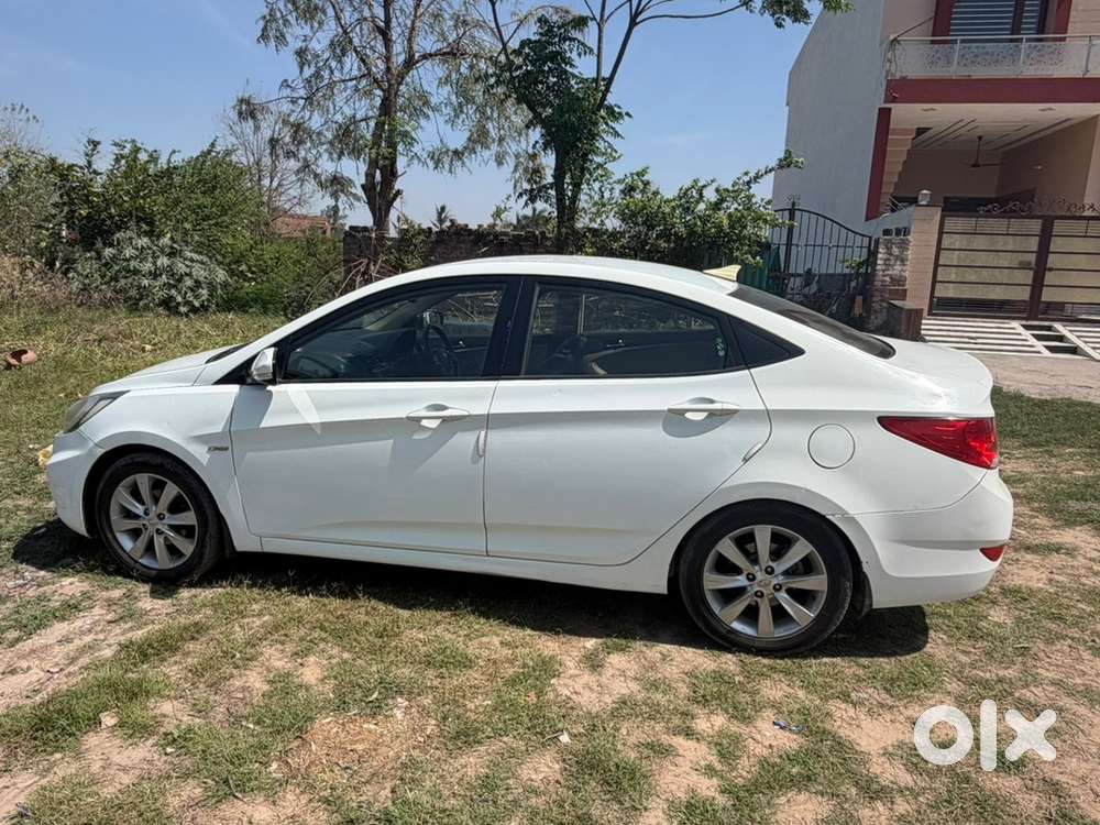 Hyundai Fluidic Verna 2013