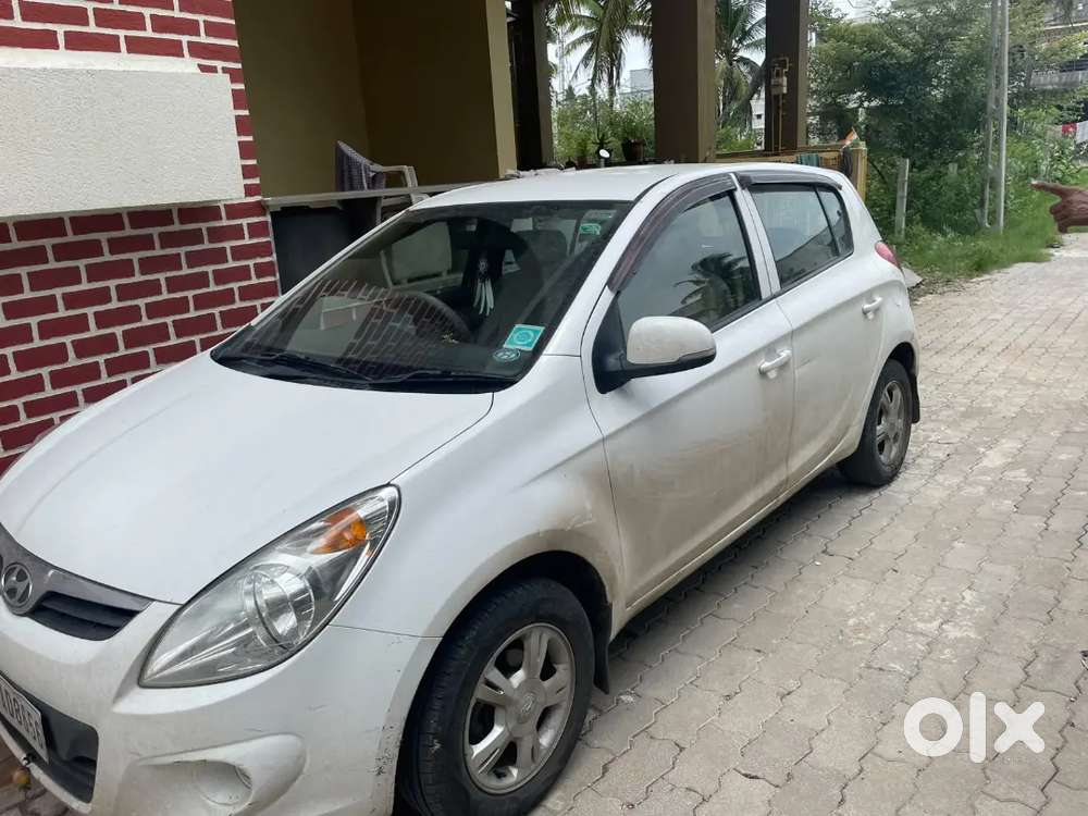 Hyundai I20 2011 Cng & Petrol  59800 Km Driven