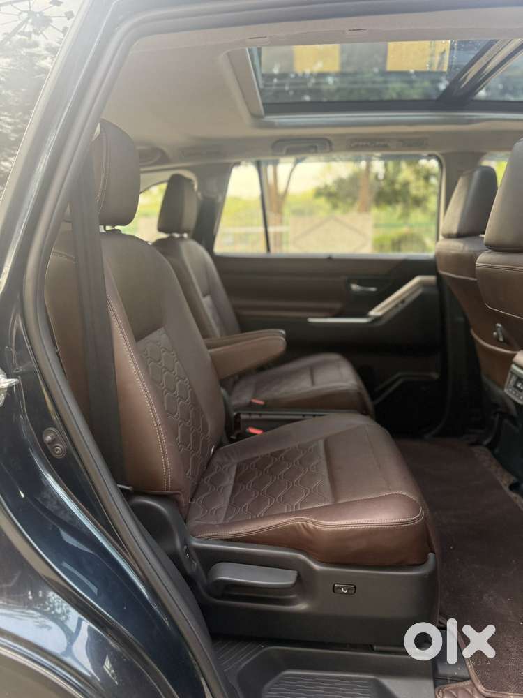 Toyota Innova Hycross 2.0 Zx Hybrid 7 Str, 2023, Petrol