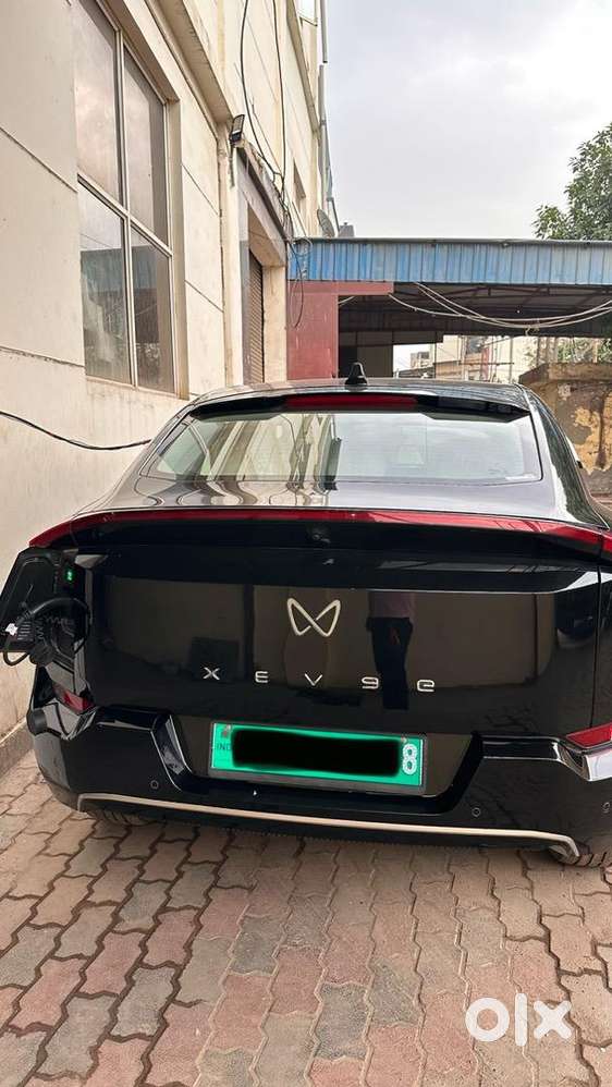 Mahindra Xev 9e 2025 Electric 4000 Km Driven