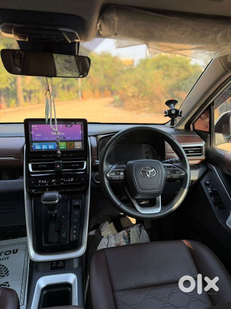 Toyota Innova Hycross 2.0 Zx (o) Hybrid 7 Str, 2023, Petrol