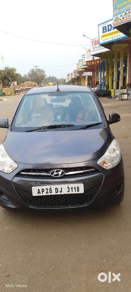 2011 I10 Car