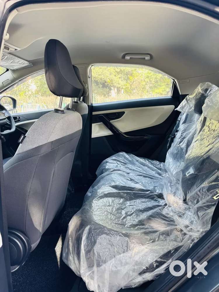 Tata Nexon, 2025, Petrol
