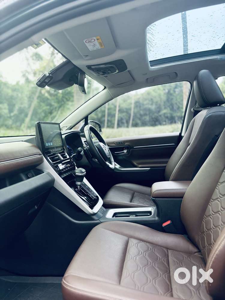Toyota Innova Hycross 2.0 Zx (o) Hybrid 7 Str, 2023, Electric