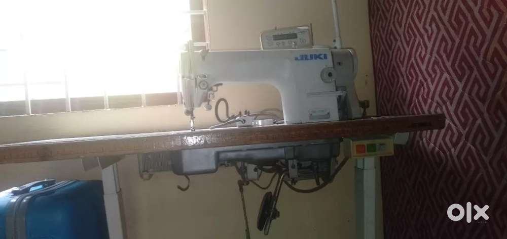 Choosing a sewing machine involves balancing mechanical reliability, s