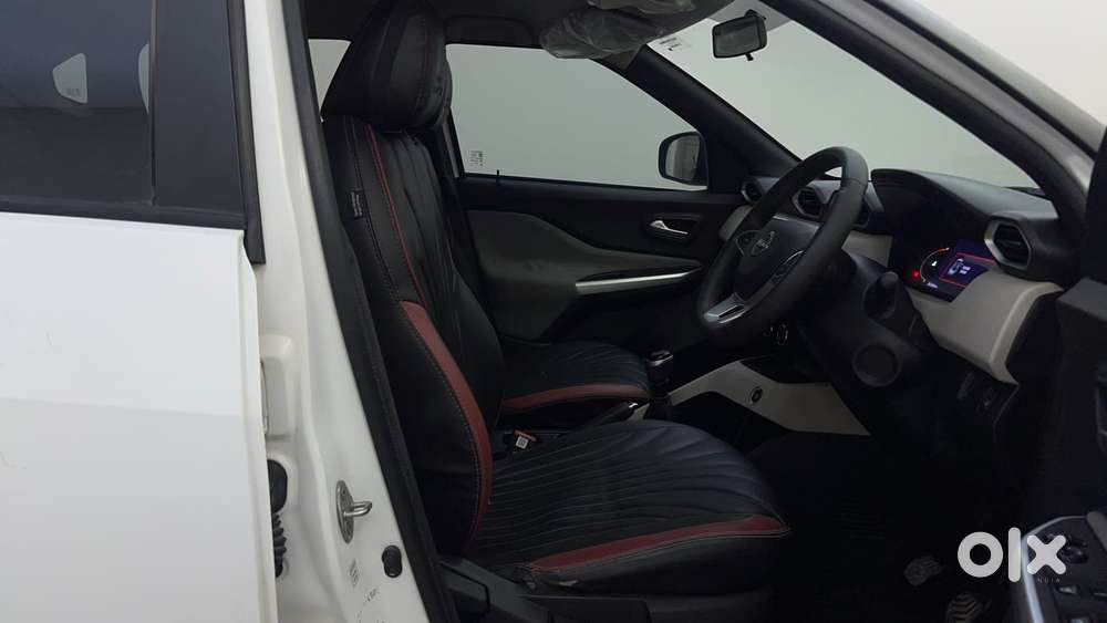 Nissan Magnite 1.0 Xv, 2023, Petrol