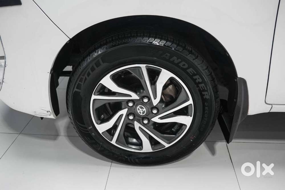 Toyota Innova Crysta 2.4 G Plus Mt 8 Str, 2024, Diesel