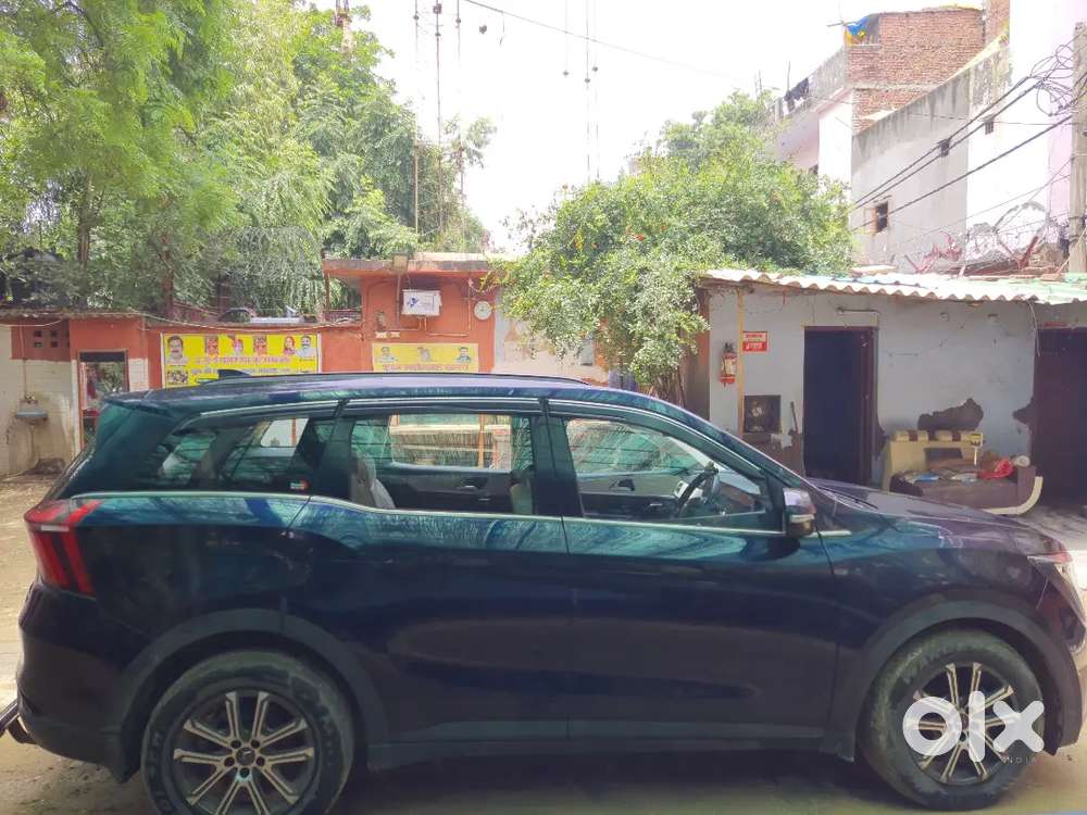 Mahindra Xuv700, Ax7 At Petrol December 2021 Reg.