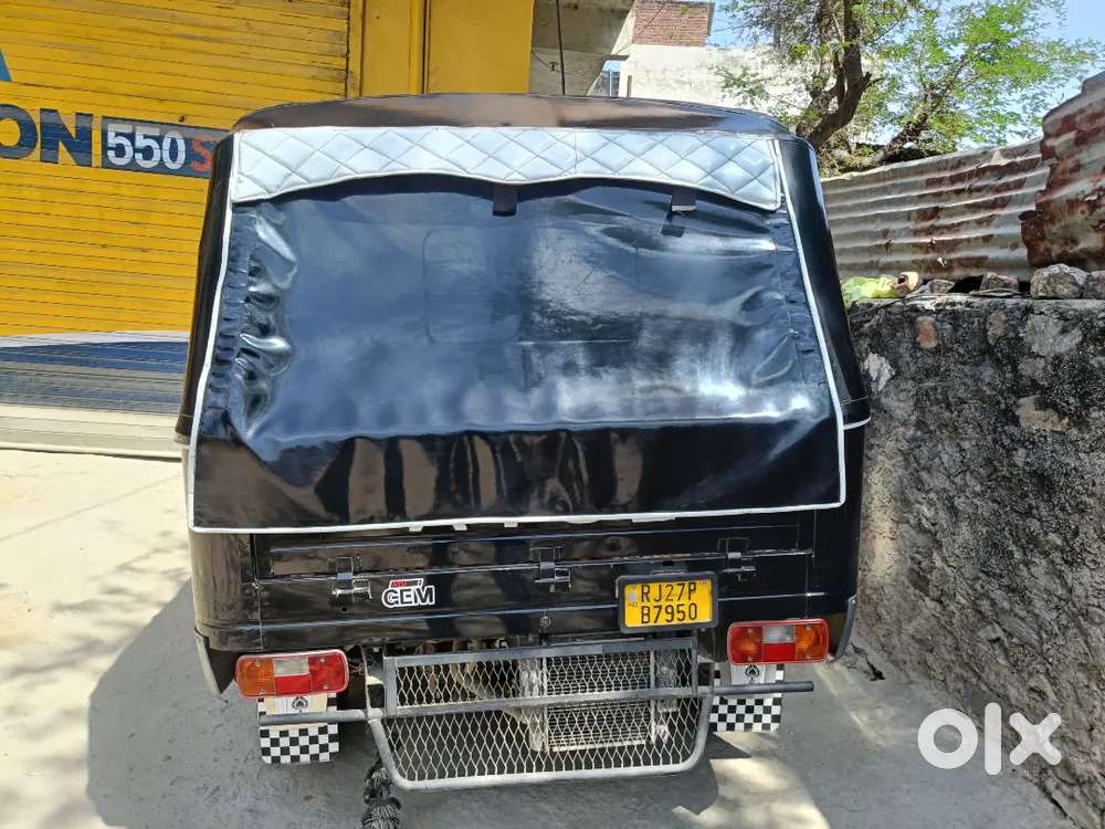 Urgent Requirement Auto Rickshaw Sale