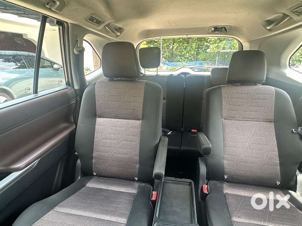 Toyota Innova Hycross 2024 Petrol Well Maintained
