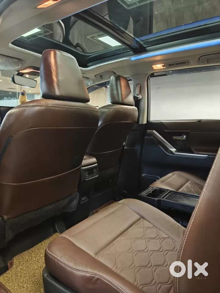Toyota Innova Hycross 2.0 Zx Hybrid 7 Str, 2024, Petrol